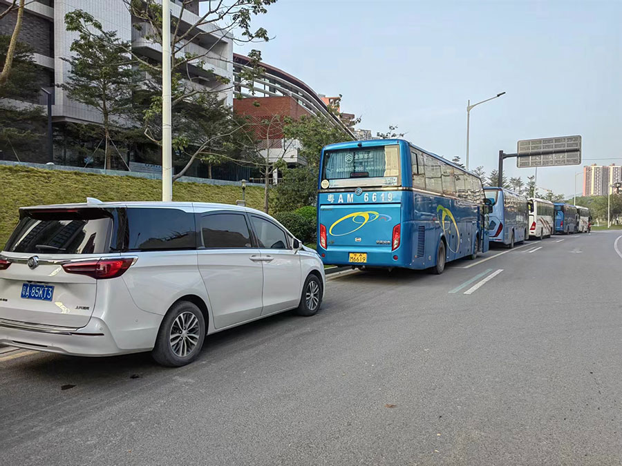 广州年会商务接待包车配带司机出租55人座带证旅游大巴车_广州租车用车 首选广州蓝图租车公司