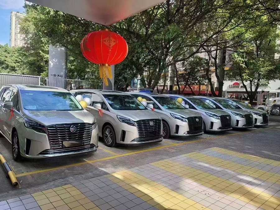 广州庆典活动考斯特中巴别克GL8商务车配带司机自驾包车_广州租车 首选现达汽车租赁公司